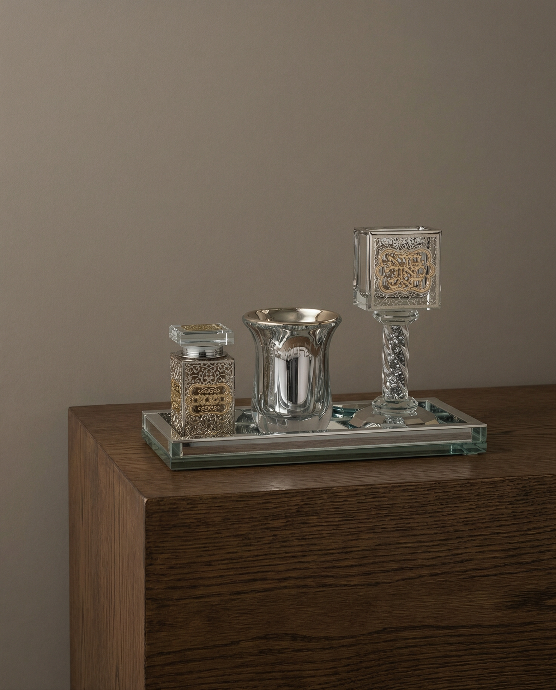 סט הבדלה מהודר מקריסטל עם פלקטה כסף וזהב 21/10 ס"מ 370₪