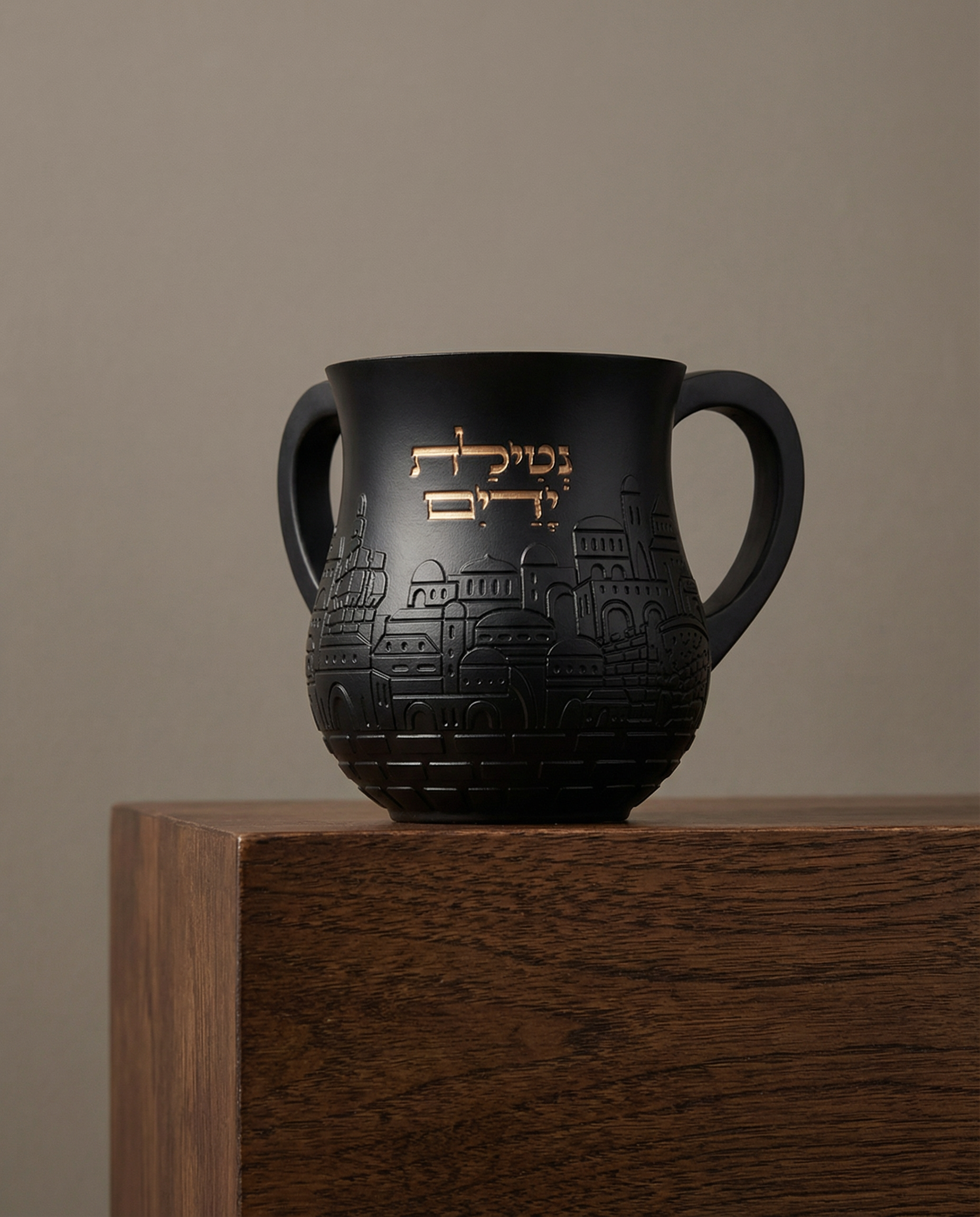 נטלה מהודרת מפולימר 14 ס"מ 130₪