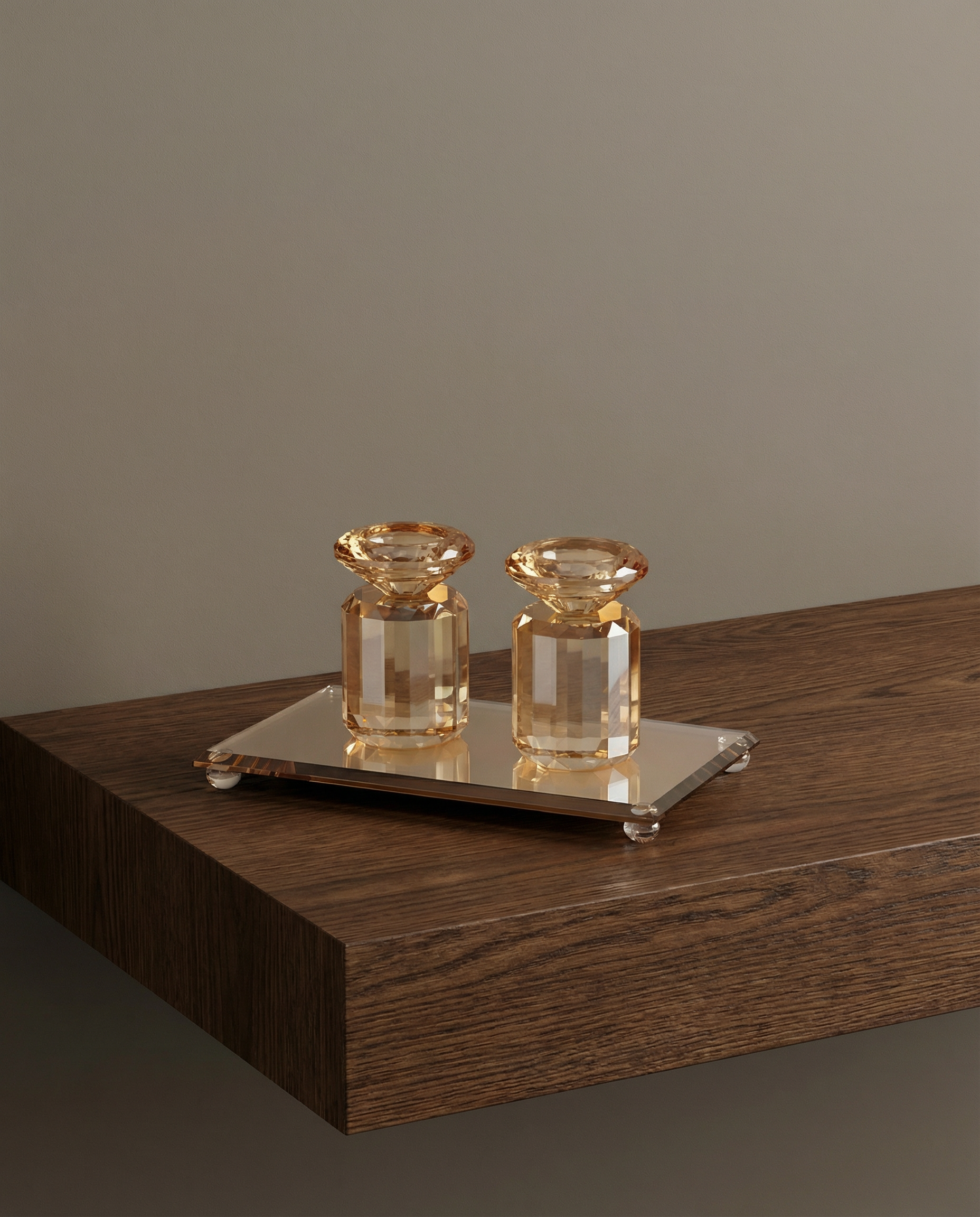 פמוטי קריסטל עם מגש מהודר 13 ס״מ 240₪