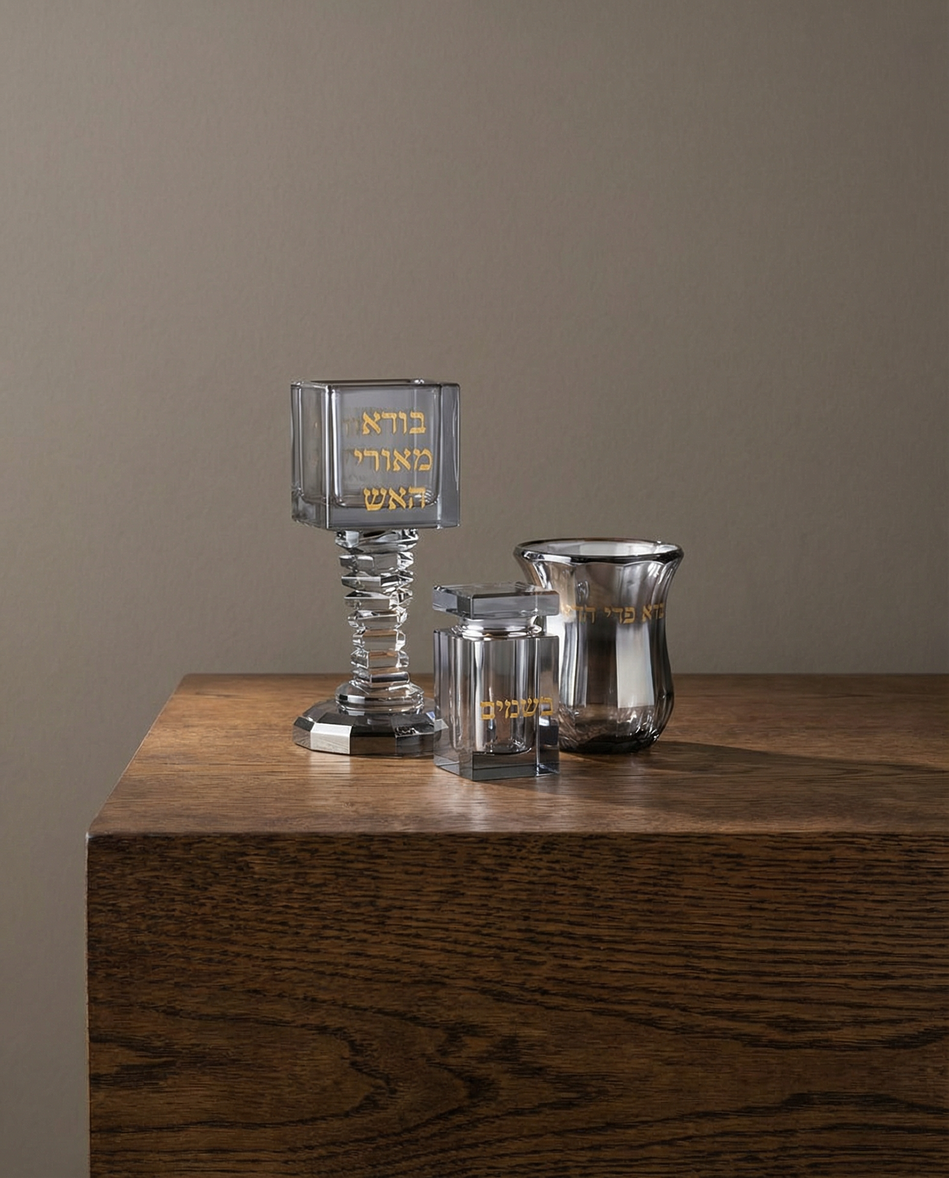 סט הבדלה מהודר מגש מסתובב קריסטל שחור 360₪