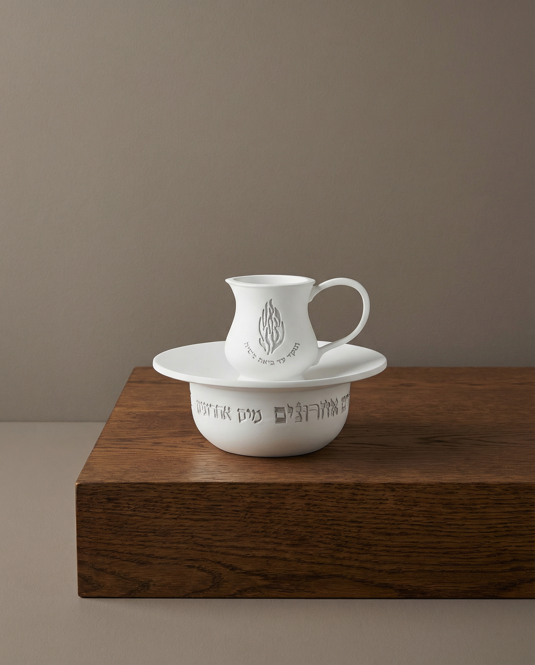 מים אחרונים צבע לבן דוגמא כסף ״האש שלי״ 160₪