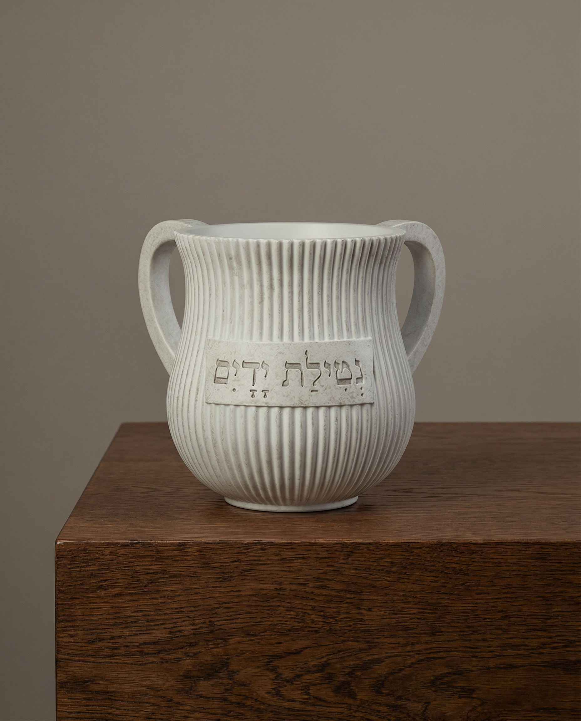 נטלה מהודרת מפולימר 14 ס"מ 130₪