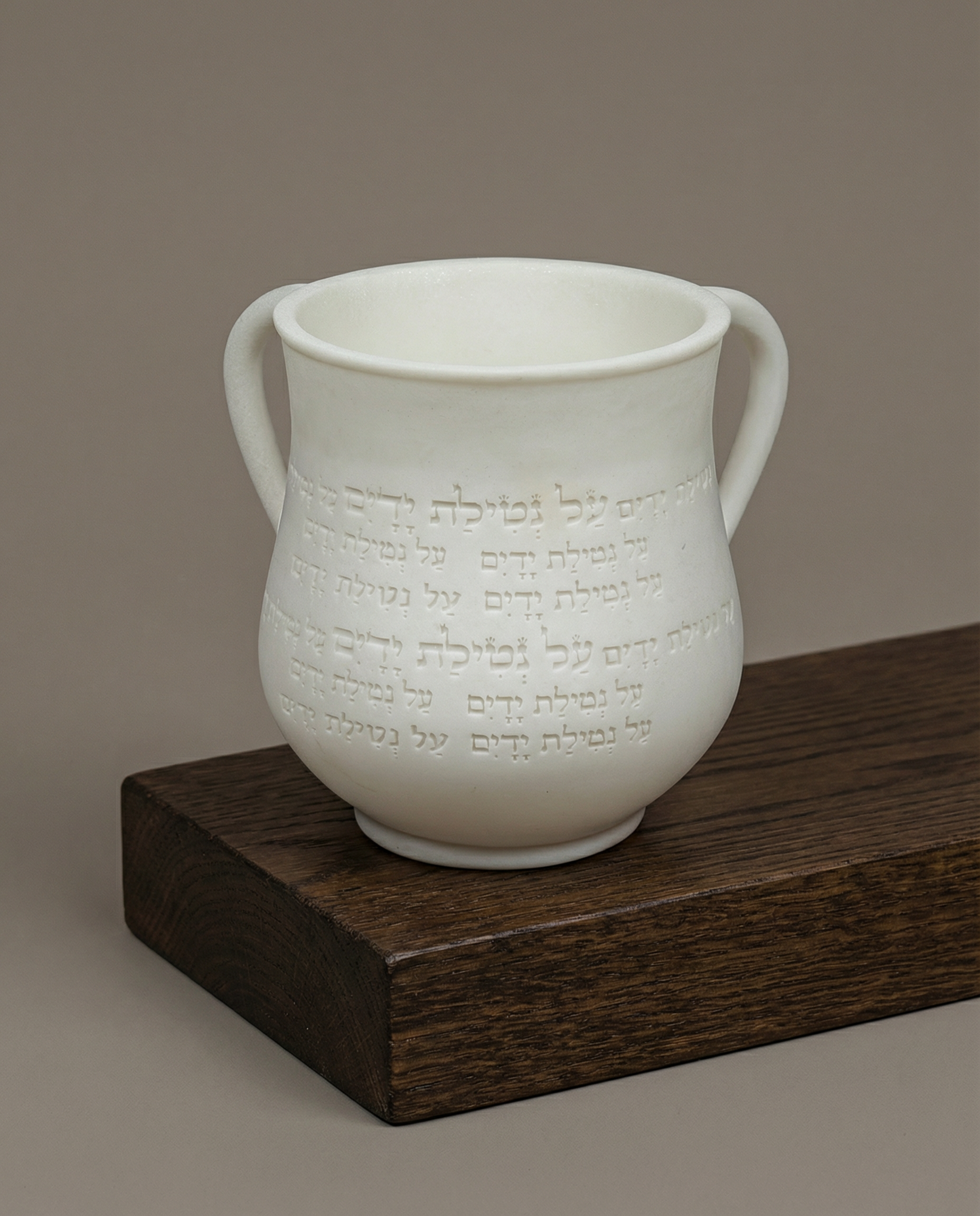 נטלה מהודרת מפולימר 14 ס״מ 130₪