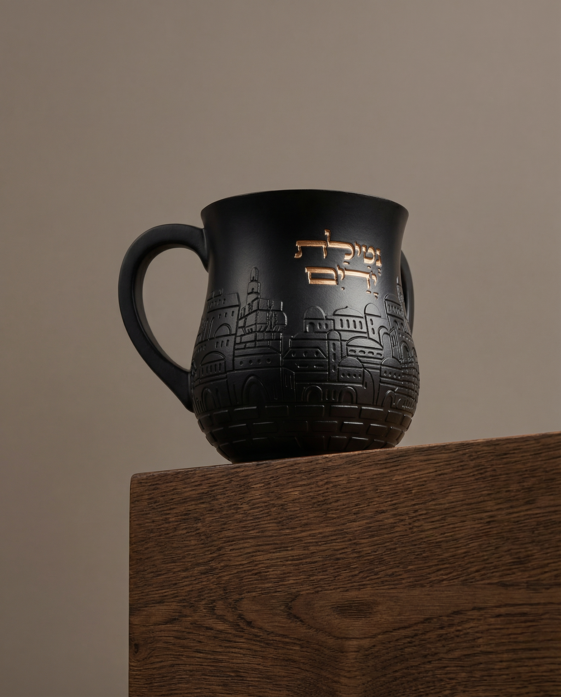 נטלה מהודרת מפולימר 14 ס"מ 130₪